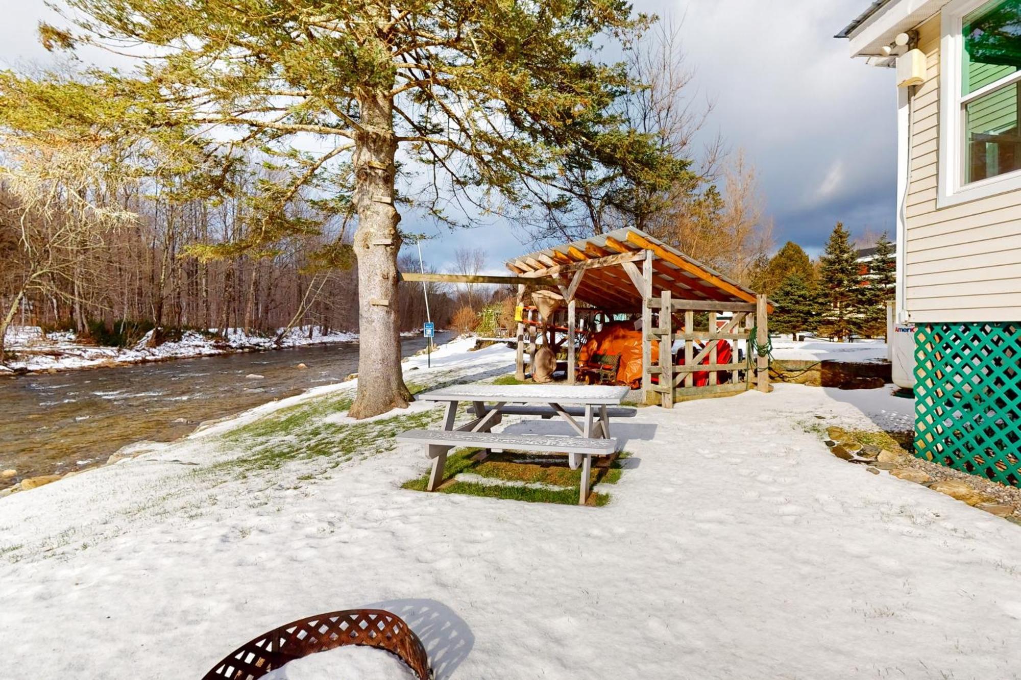Jay Peak Getaway On Trout River Montgomery المظهر الخارجي الصورة