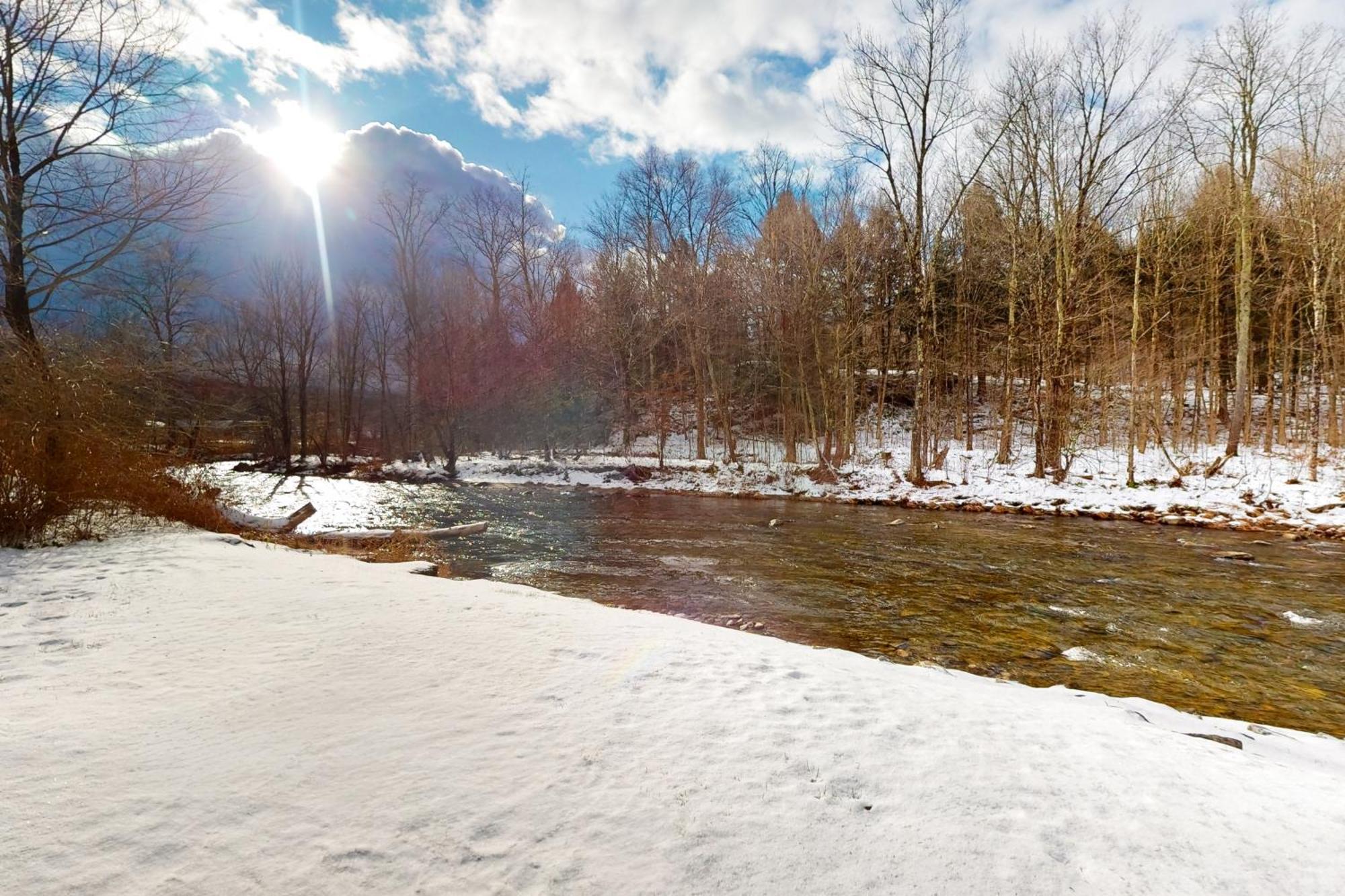 Jay Peak Getaway On Trout River Montgomery المظهر الخارجي الصورة